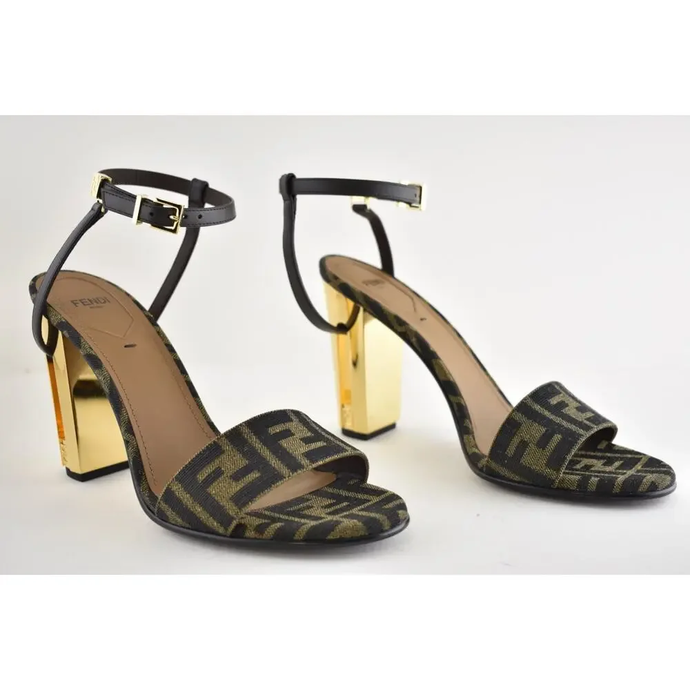 Fendi delfina sandal